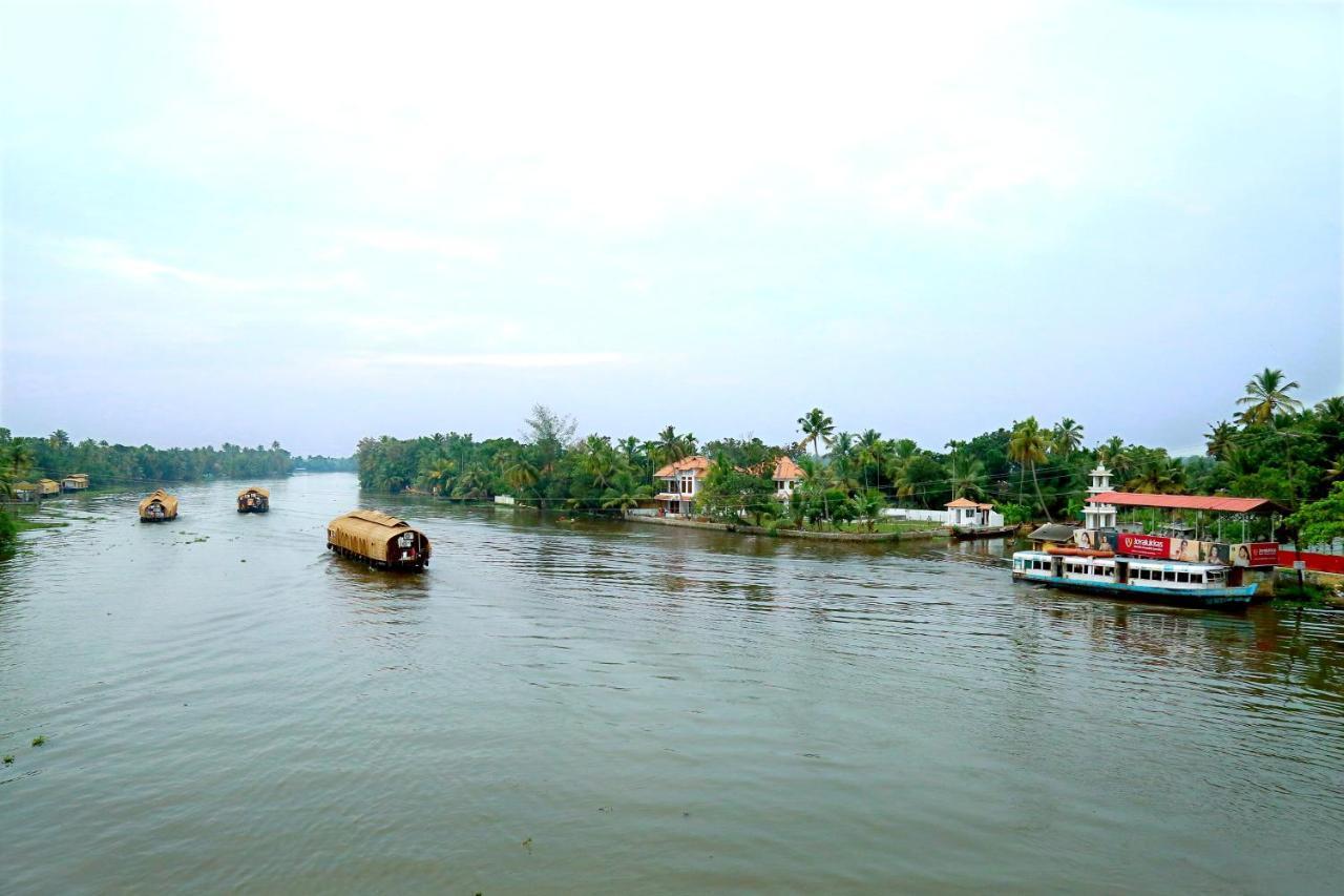 Water'S Edge Villas Alappuzha Luaran gambar