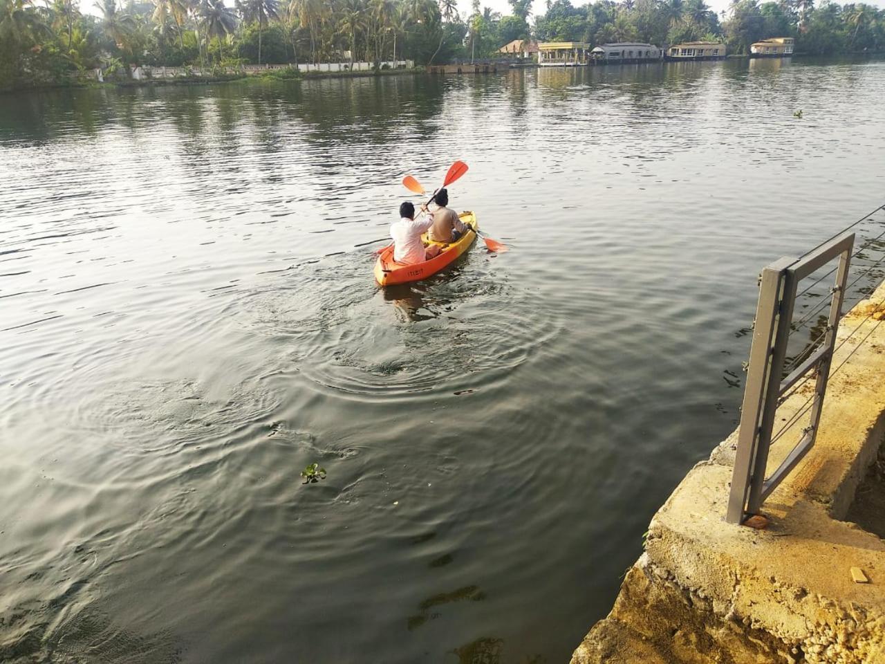 Water'S Edge Villas Alappuzha Luaran gambar