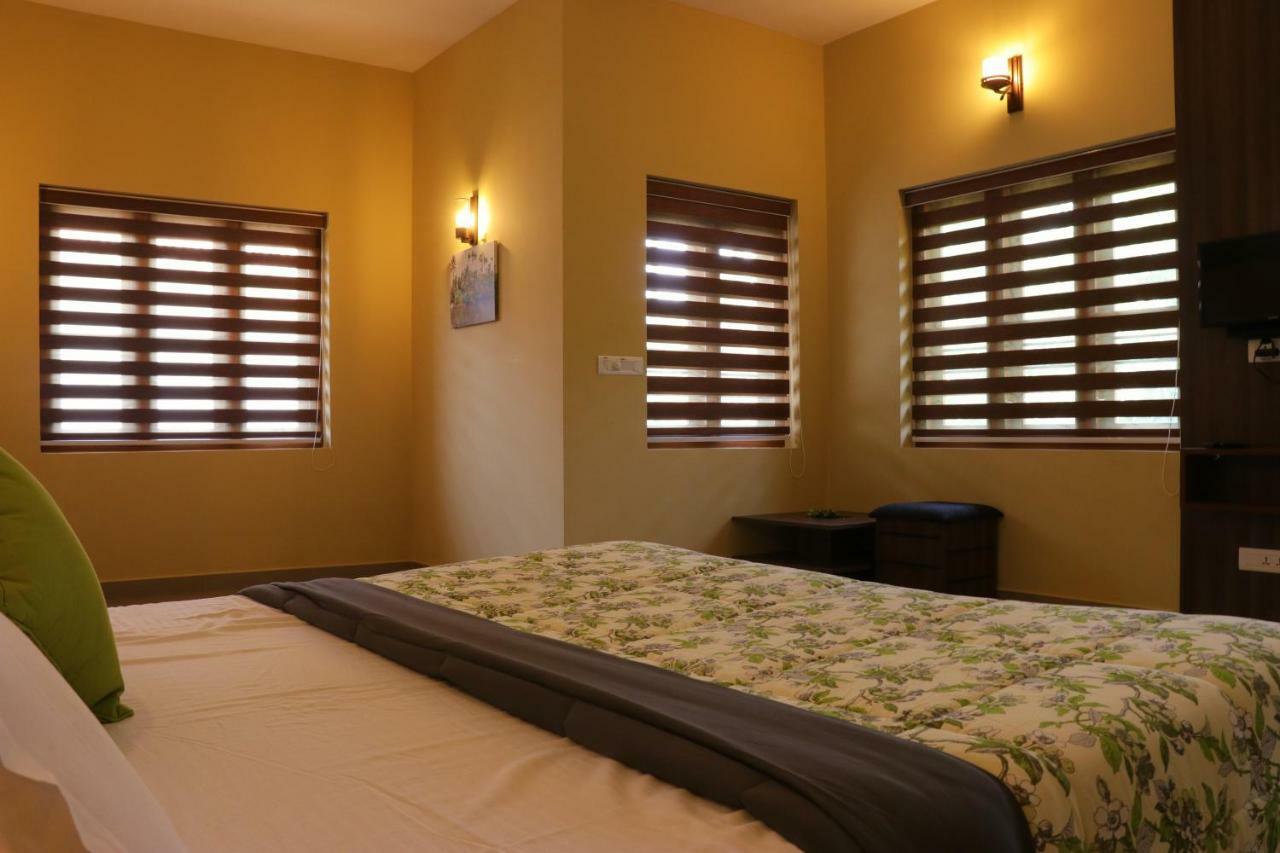 Water'S Edge Villas Alappuzha Luaran gambar